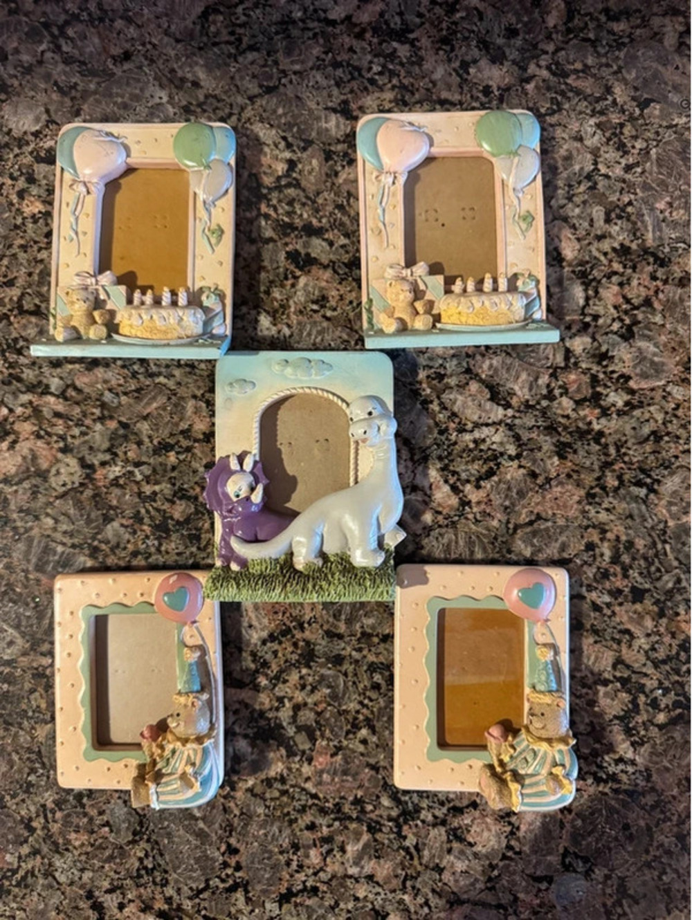 Adorable set of 5 small vintage picture frames